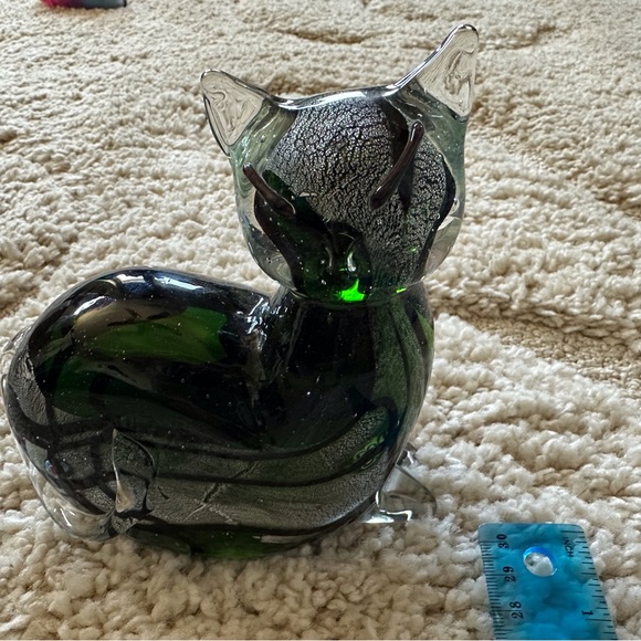 Glass cat paperweight. - Picture 2 of 4